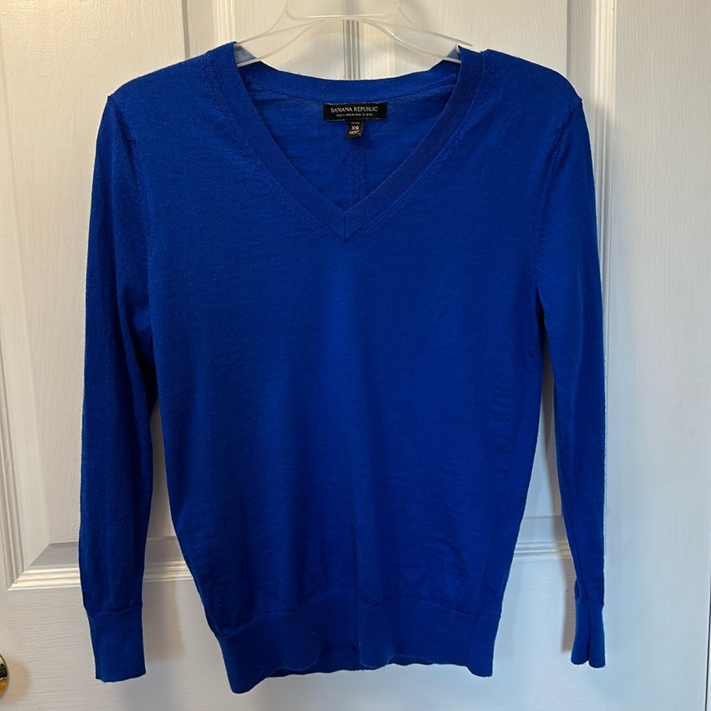 Banana Republic 100% Merino Wool Sweater. Women’s size x-small.